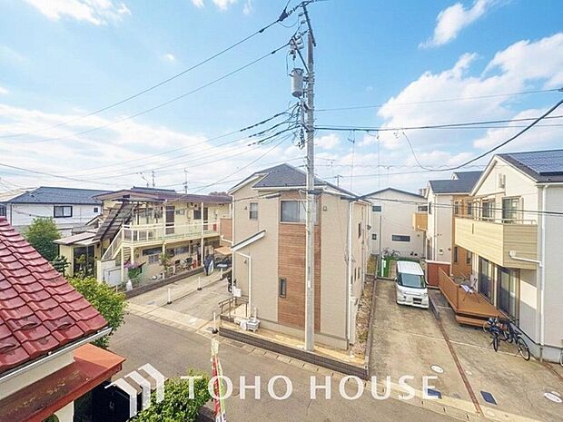 その豊かな眺望にふさわしい空間には、通風・採光にも優れ、心地よい光と風があふれています。