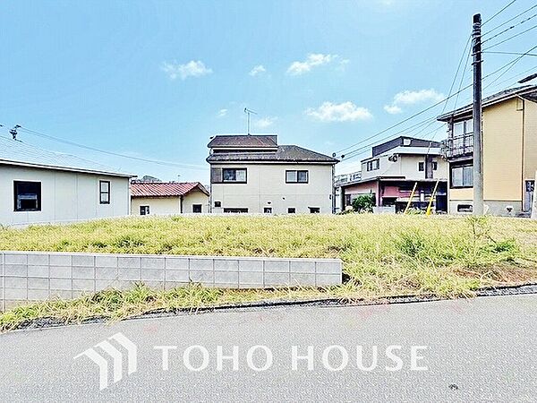 豊かな陽光に照らしだされる素敵な空間。季節を問わず華やいだ素敵な風景をお楽しみいただけます。