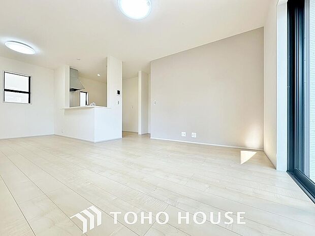 造りこんだ空間演出の妙が生み出す光と質のハーモニーはこの住宅のクオリティの良さを実感させてくれます。