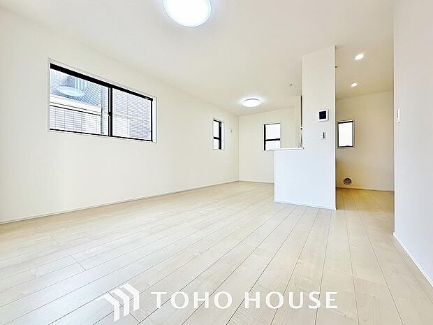 家は、ただ生活する場ではなく、笑顔の毎日、安らぎの日々のために、暮らしを愉しく、快適にする場所。