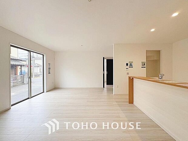 ホワイトナチュラルのテイストが、自然体で過ごせる心地良さを生み出しています。