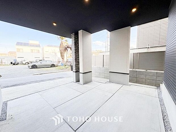 ビルトインガレージは建物に囲まれたスペースなので、整った環境の中で車の管理をすることができます。