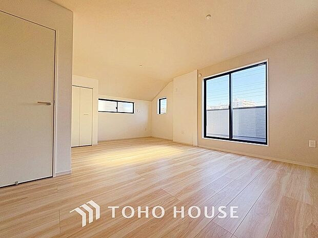 心と体をゆったりと安らげる主寝室。寝室のゆとりが大きい分だけ、暮らしの安らぎは深まります。