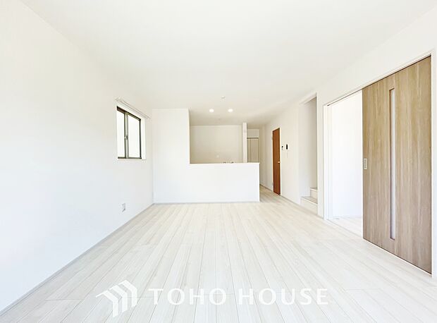 造りこんだ空間演出の妙が生み出す光と質のハーモニーはこの住宅のクオリティの良さを実感させてくれます。