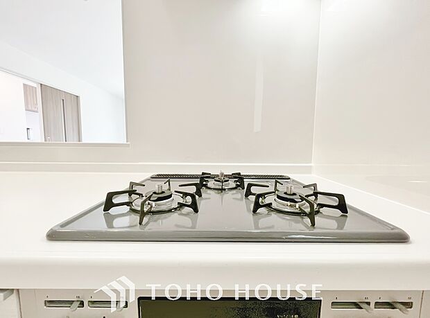 毎日料理をする、料理が好き、家族が多くて量を作る必要がある、等の方々にとっては必須の3口コンロ。