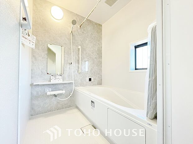 心地よいバスタイムを演出する浴室はゆとりあるサイズを採用。