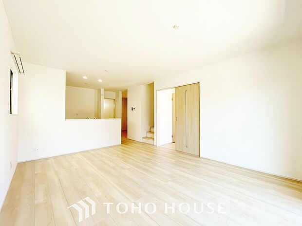 ＬＤＫでは家族が集まり、明るく穏やかな空気のなかで飲んだり、食べたり、笑ったり。