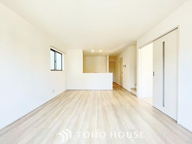 造りこんだ空間演出の妙が生み出す光と質のハーモニーはこの住宅のクオリティの良さを実感させてくれます。