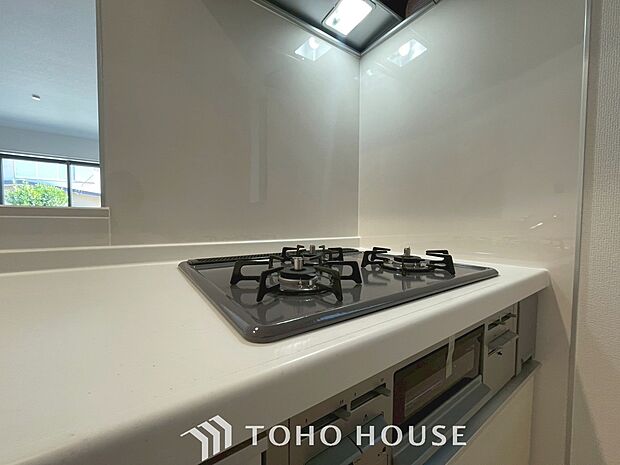 毎日料理をする、料理が好き、家族が多くて量を作る必要がある、等の方々にとっては必須の3口コンロ。