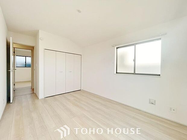 これからの新しいお部屋。ここにはどんな家具を置こう?自分好みのインテリアを考える時間も楽しいですね。