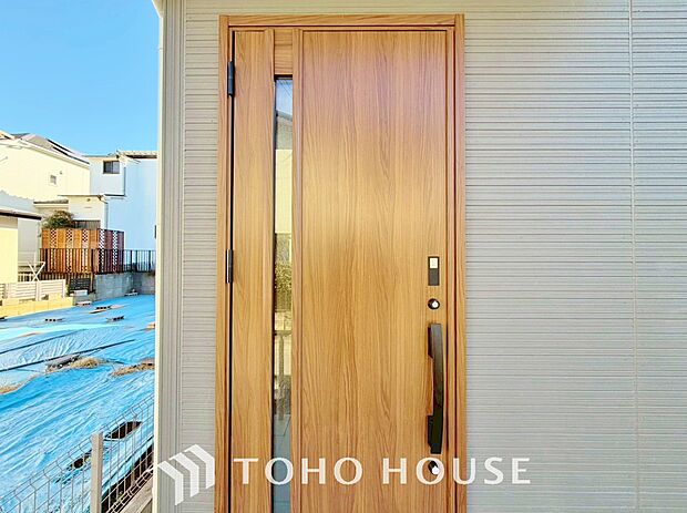 毎日みんなを見送り、そして迎え入れる場所だから。帰りたくなる家をテーマに設計した、自慢の玄関です。