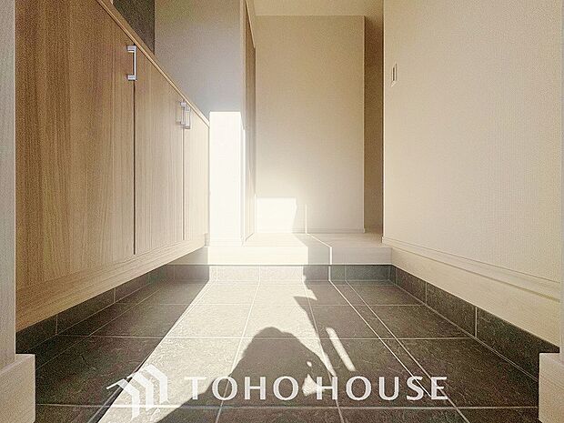 人を迎え入れる最初の場所だからこそ、清潔感がある空間にして頂ける様シューズボックスを設置しました。