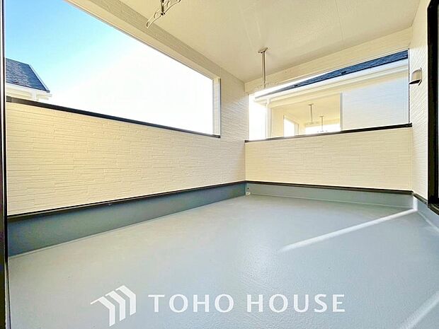 夜空の煌めきや、室内への通風や採光へ一役。ガーデニング等も充分に楽しめる広さを確保しております。