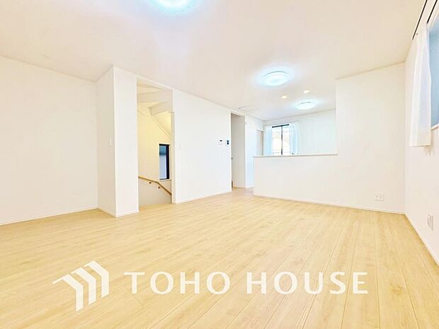 家族皆が集まる場所だからこそ、一番明るく使い勝手のいい空間に仕上げております。