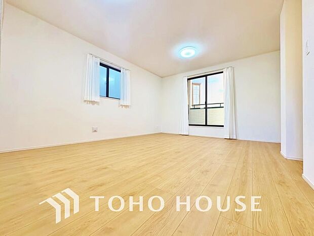 朝は爽やかな日差しを浴びながら、家族みんなでおいしい朝食。昼下がりにはのんびりと過ごすひと時。