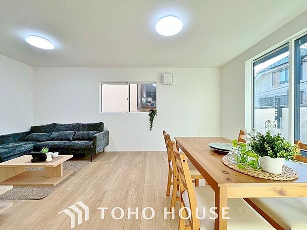 家は、ただ生活する場ではなく、笑顔の毎日、安らぎの日々のために、暮らしを愉しく、快適にする場所。