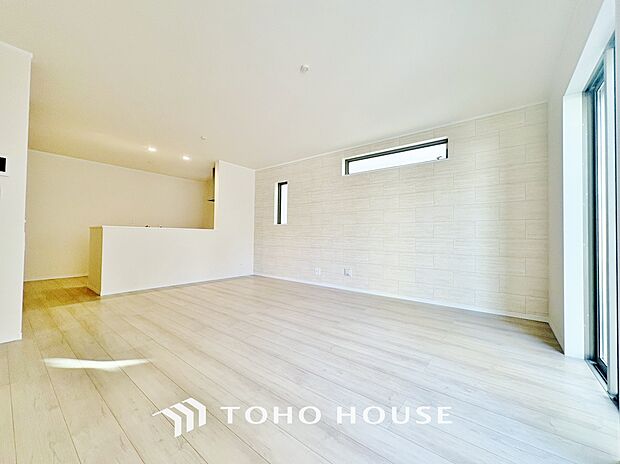 家族皆が集まる場所だからこそ、一番明るく使い勝手のいい空間に仕上げております。