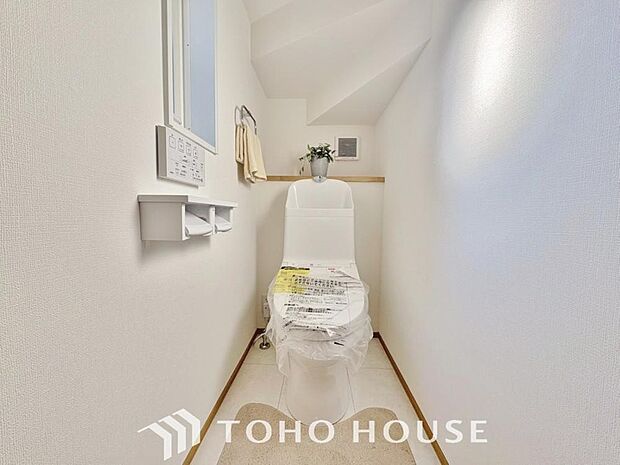 トイレには快適な温水洗浄便座付