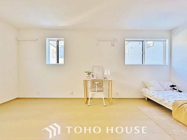 白を基調とした室内は、明るい住空間を造り出すだけでなく、清潔感をもたらしてくれます。