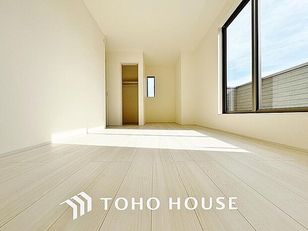 一日の疲れを癒やしてくれる主寝室。時を忘れて過ごす場所として過ごせるお部屋。