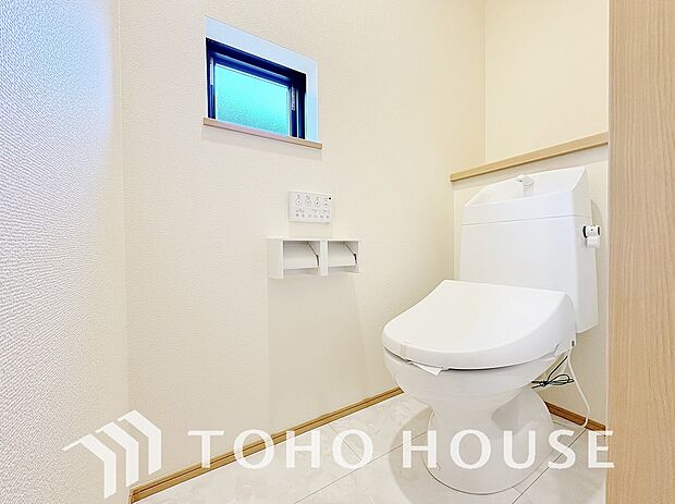 お掃除もラクラクな節水型トイレを設置