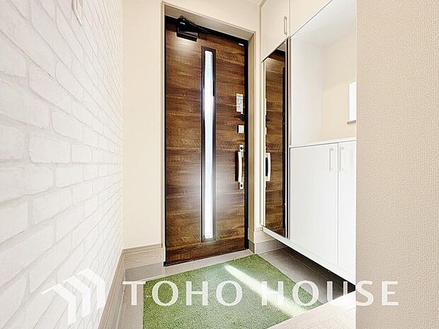 ダウンライトを使用しお洒落に演出。帰りたくなる家をテーマに設計。いつも「人」と「家」の間に・・・。