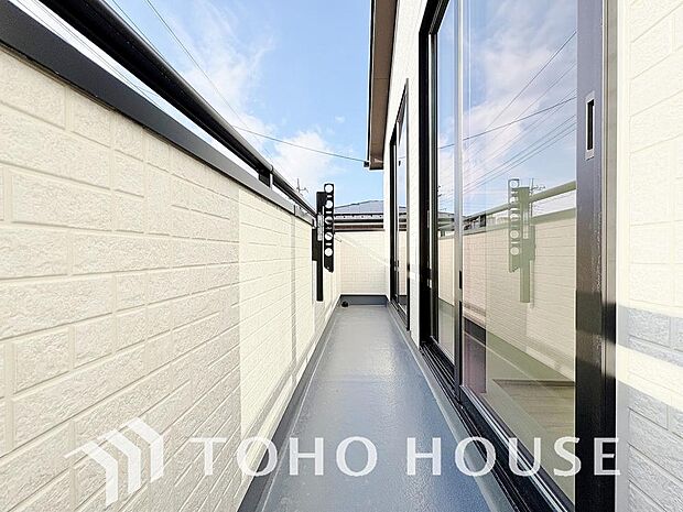 太陽に愛された邸は、陽当り、通風に優れた魅力的で快適さを追求した邸宅です。