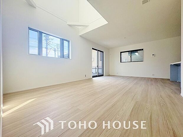 朝は爽やかな日差しを浴びながら、家族みんなでおいしい朝食。昼下がりにはのんびりと過ごすひと時。