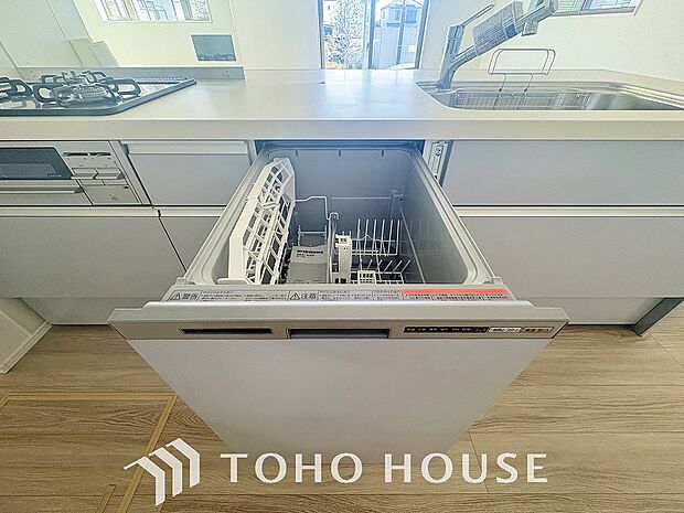 通常の手洗いでは使用出来ない高温のお湯や高圧水流を使う事により汚れを効果的に落とすことができます。