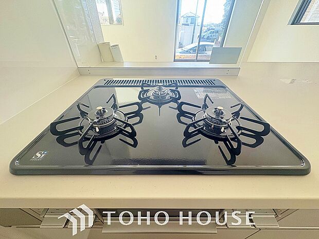 毎日料理をする、料理が好き、家族が多くて量を作る必要がある、等の方々にとっては必須の3口コンロ。