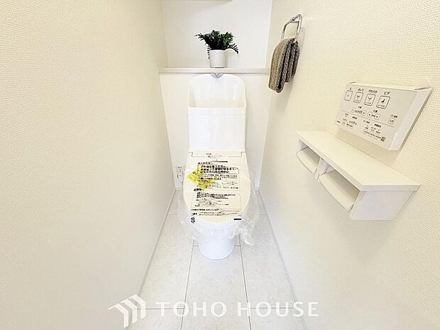 トイレには快適な温水洗浄便座付