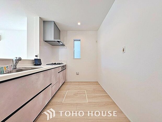 お料理の上手な方が、独壇場でお料理の腕を披露するスタイルに向いているキッチンです。