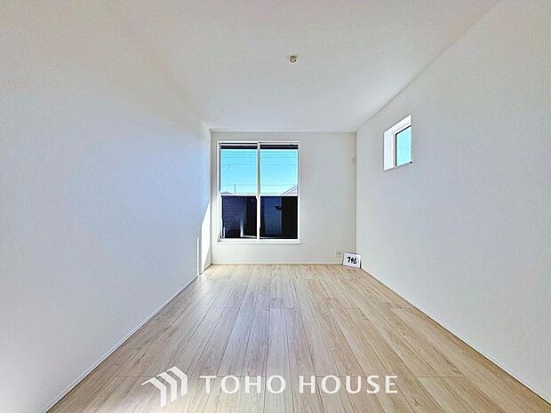 一日の疲れを癒やしてくれる主寝室。時を忘れて過ごす場所として過ごせるお部屋。