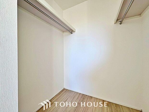 少しでも空いているスペースを収納にすることで、無駄のない空間を演出しております。