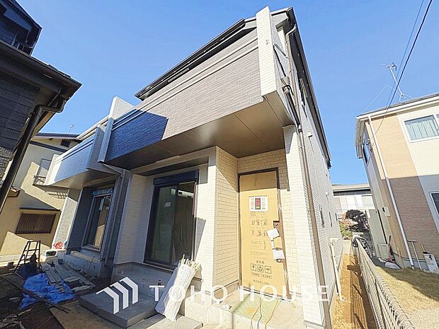 毎日みんなを見送り、そして迎え入れる場所だから。帰りたくなる家をテーマに設計した、自慢の玄関です。