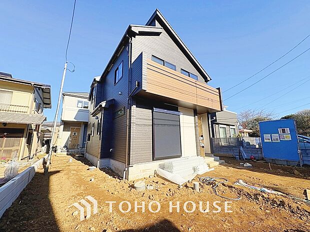 近隣の駐車場まで歩く必要がなく、子どもや高齢者がいる世帯は駐車場から自宅までの距離が短い方が便利です