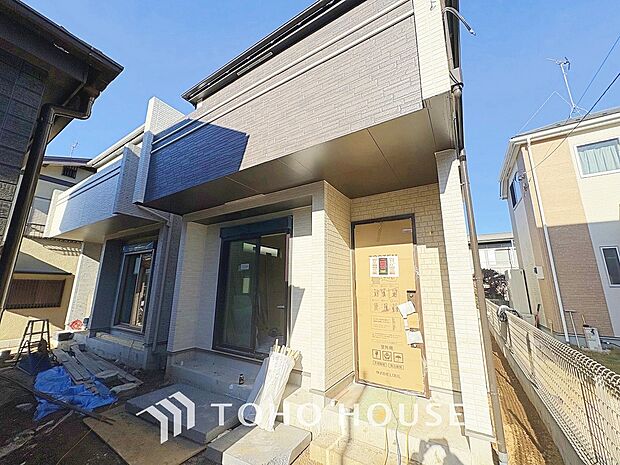 毎日みんなを見送り、そして迎え入れる場所だから。帰りたくなる家をテーマに設計した、自慢の玄関です。