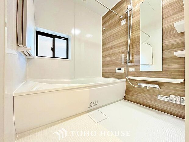 心地よいバスタイムを演出する浴室はゆとりあるサイズを採用。