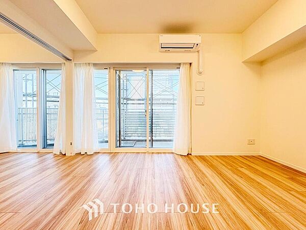 造りこんだ空間演出の妙が生み出す光と質のハーモニーはこの住宅のクオリティの良さを実感させてくれます。