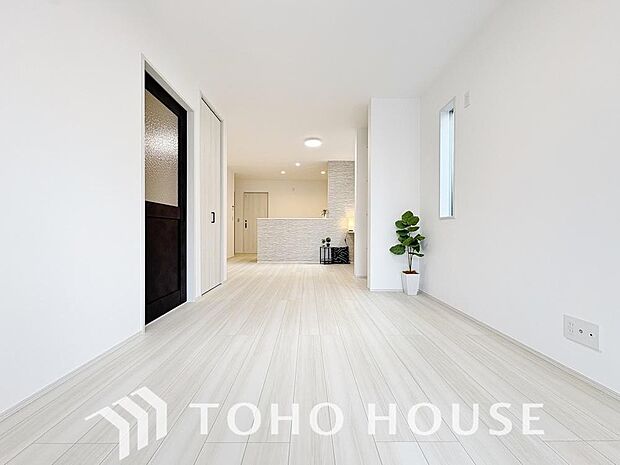 ホワイトナチュラルのテイストが、自然体で過ごせる心地良さを生み出しています。