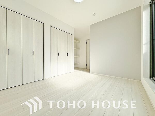 白を基調とした室内は、明るい住空間を造り出すだけでなく、清潔感をもたらしてくれます。