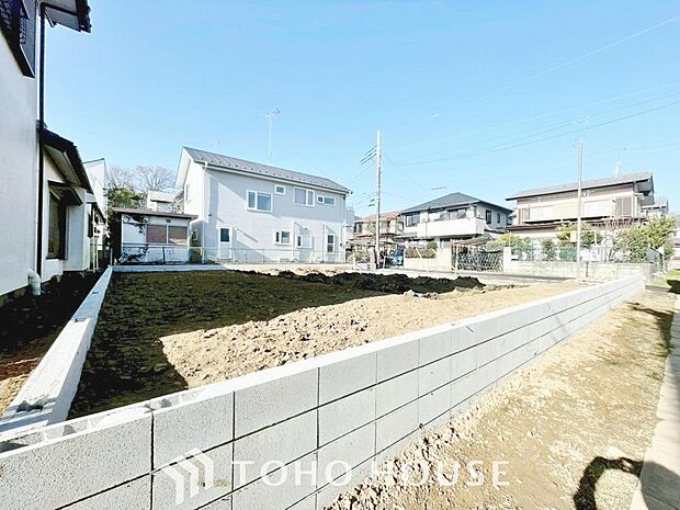 四季折々の変化を楽しめる心地よい場所。時間の経過と共に味わいが出る素敵な空間へ。