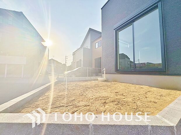 日当たりも良く、家庭菜園や植栽を育てるのに適したお庭はこれからの生活に緑という癒しを与えてくれます。