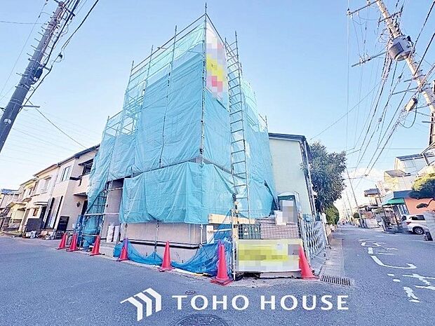 太陽に愛された邸は、陽当り通風に優れた魅力的で快適さを追求した邸宅でした。