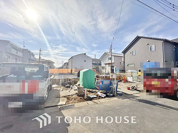 近隣の駐車場まで歩く必要がなく、子どもや高齢者がいる世帯は駐車場から自宅までの距離が短い方が便利です