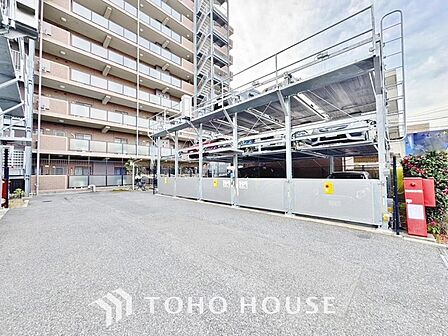 敷地内に駐車場があると、重い荷物を運ぶ距離も短くなる為、気軽に買い物を楽しめるのではないでしょうか。