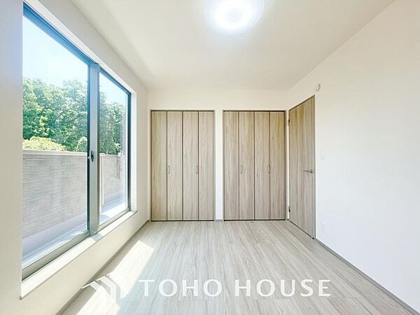 白を基調とした室内は、明るい住空間を造り出すだけでなく、清潔感をもたらしてくれます。