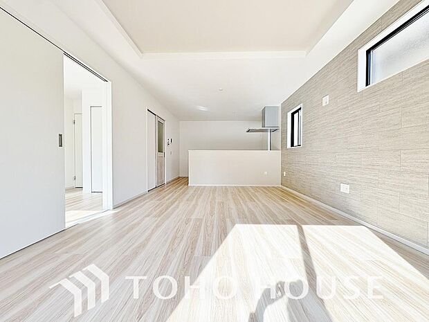 造りこんだ空間演出の妙が生み出す光と質のハーモニーはこの住宅のクオリティの良さを実感させてくれます。