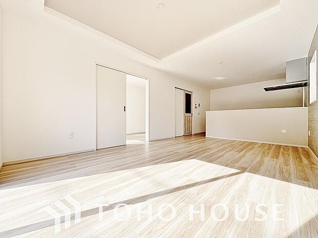 家族皆が集まる場所だからこそ、一番明るく使い勝手のいい空間に仕上げております。