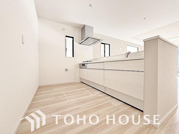 広々キッチンを採用。みんなで作った料理を召し上がりながらの会話は、どのような物になるのでしょうか。